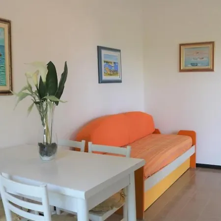Lovely Bright Flat Few Steps Away From The Bibione