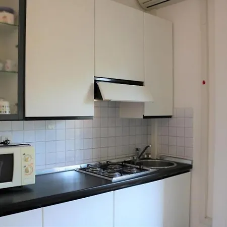 Lovely Bright Flat Few Steps Away From The Apartment *
