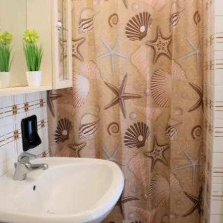 Apartment Lovely Bright Flat Few Steps Away From The